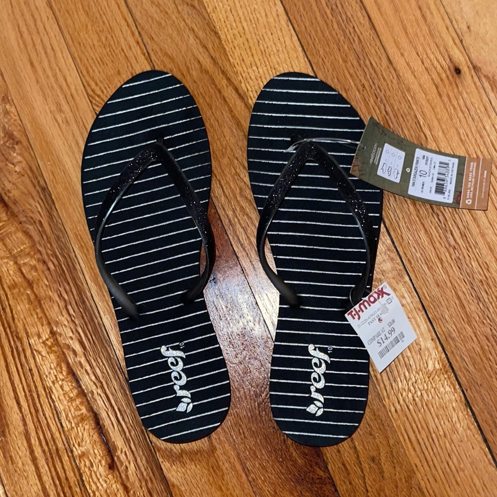 Black Reef flip flops size 10